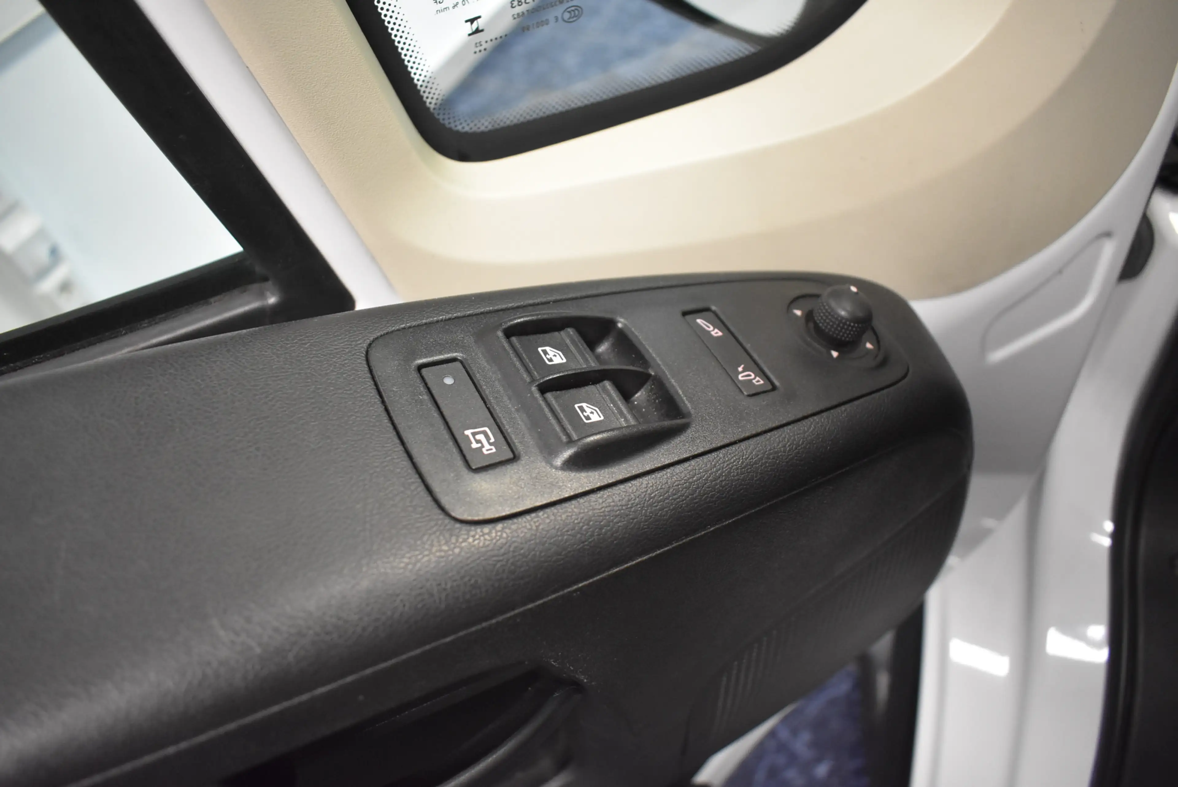 Peugeot Boxer 333 L2H2 BlueHDi 140 Carplay Kamera Temp — photo 14
