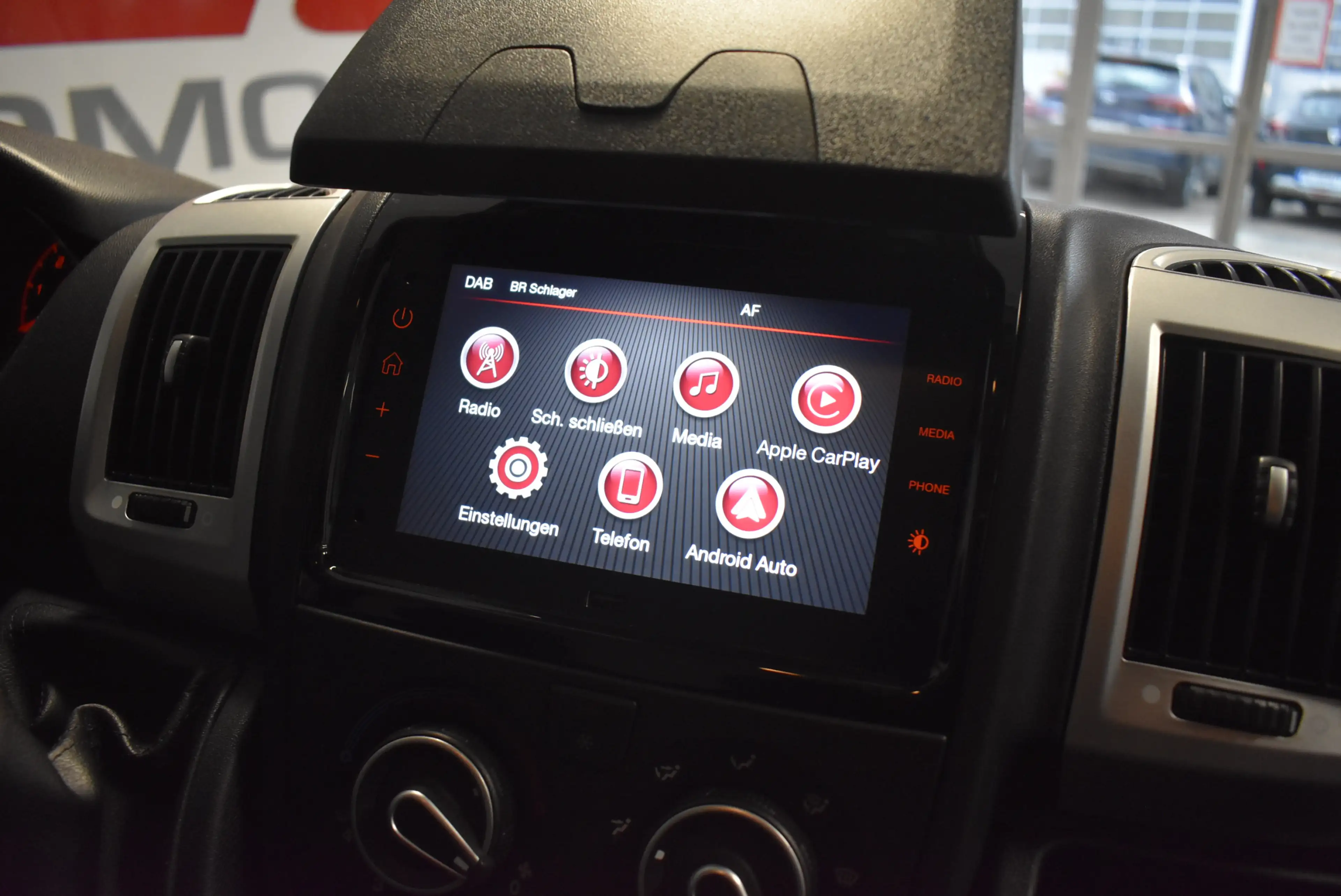 Peugeot Boxer 333 L2H2 BlueHDi 140 Carplay Kamera Temp — photo 8