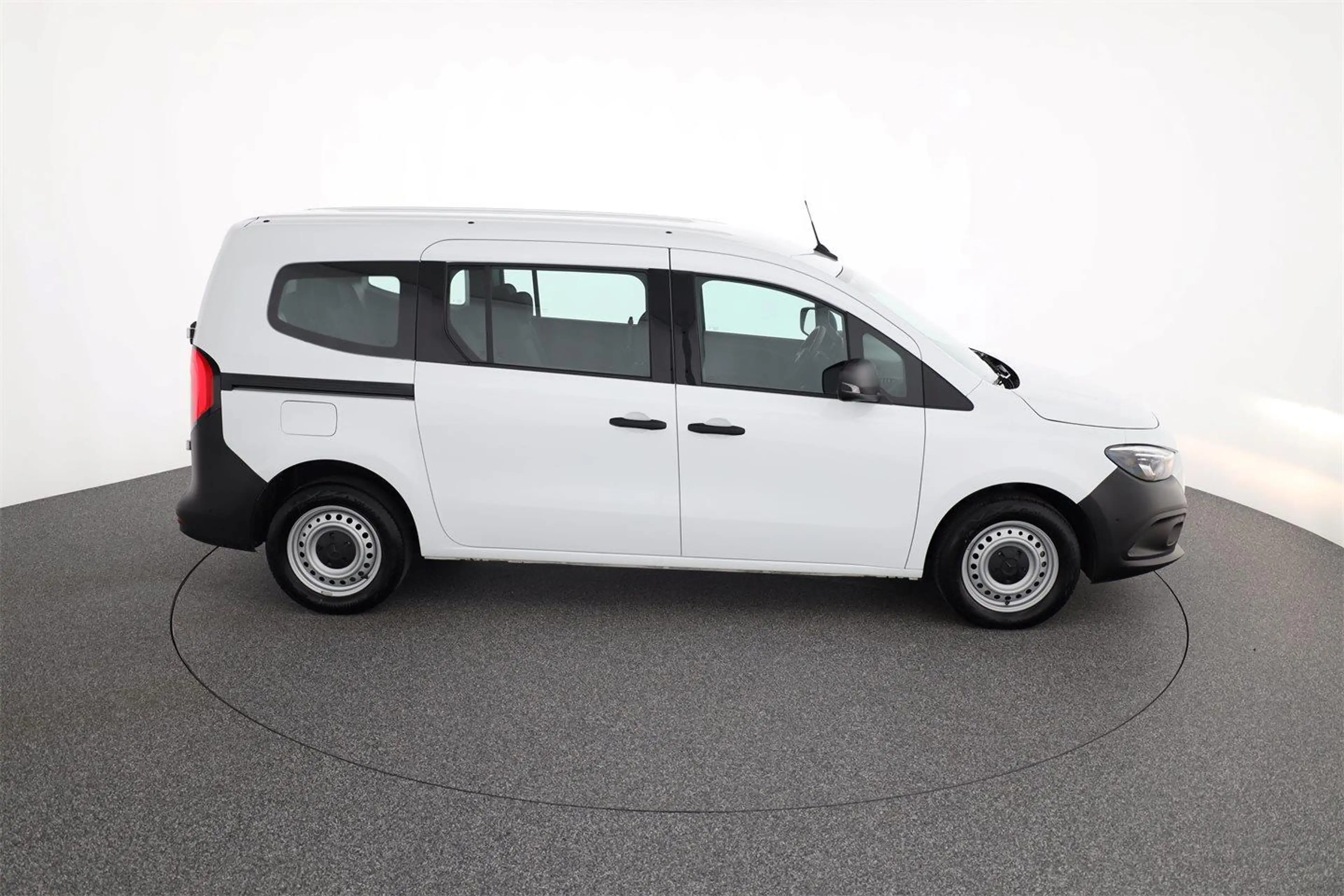 Mercedes-Benz Citan Tourer 113 lang — photo 6