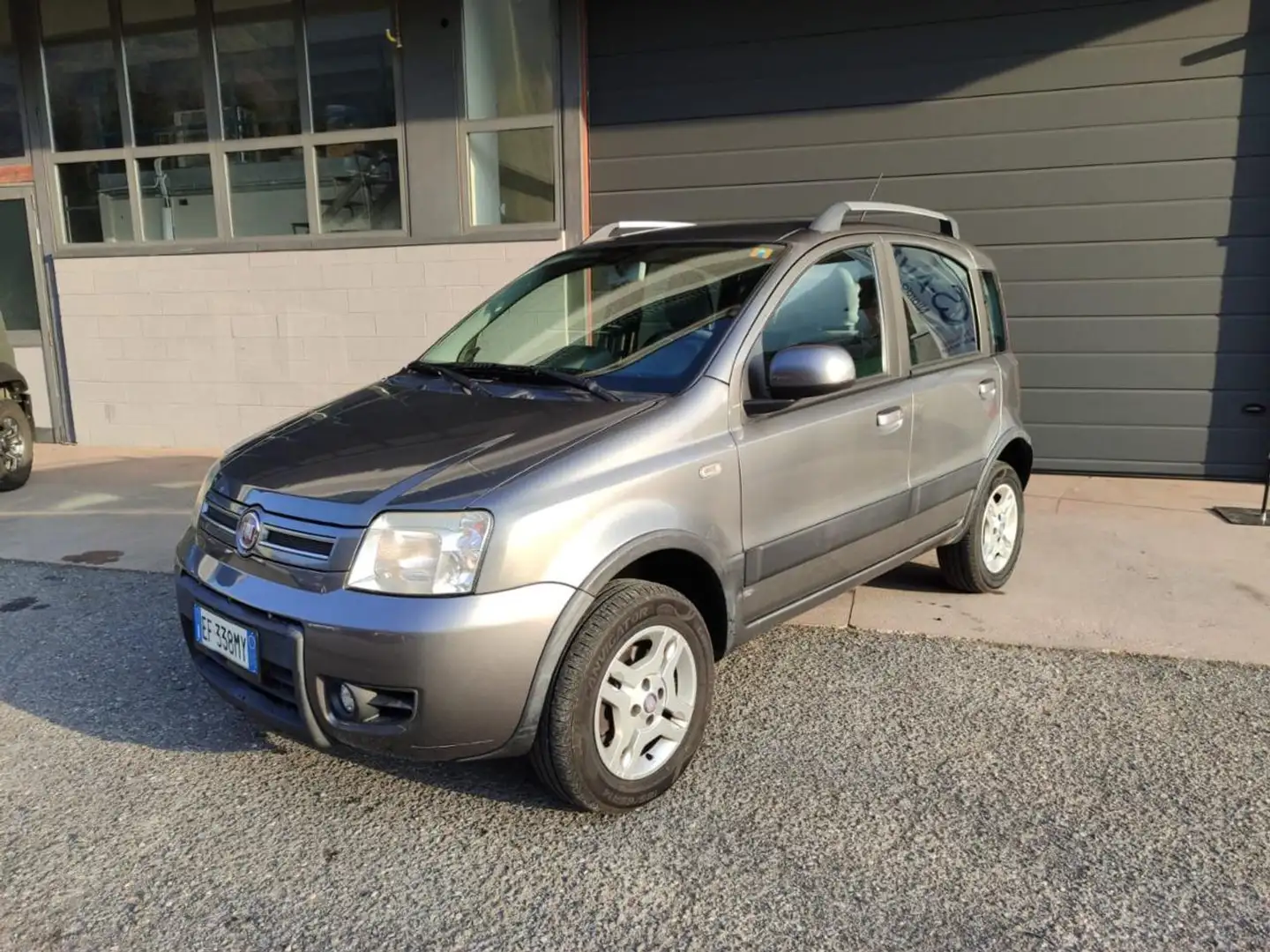 Fiat Panda 1.3 MJT 16V 4x4 Grau - 2