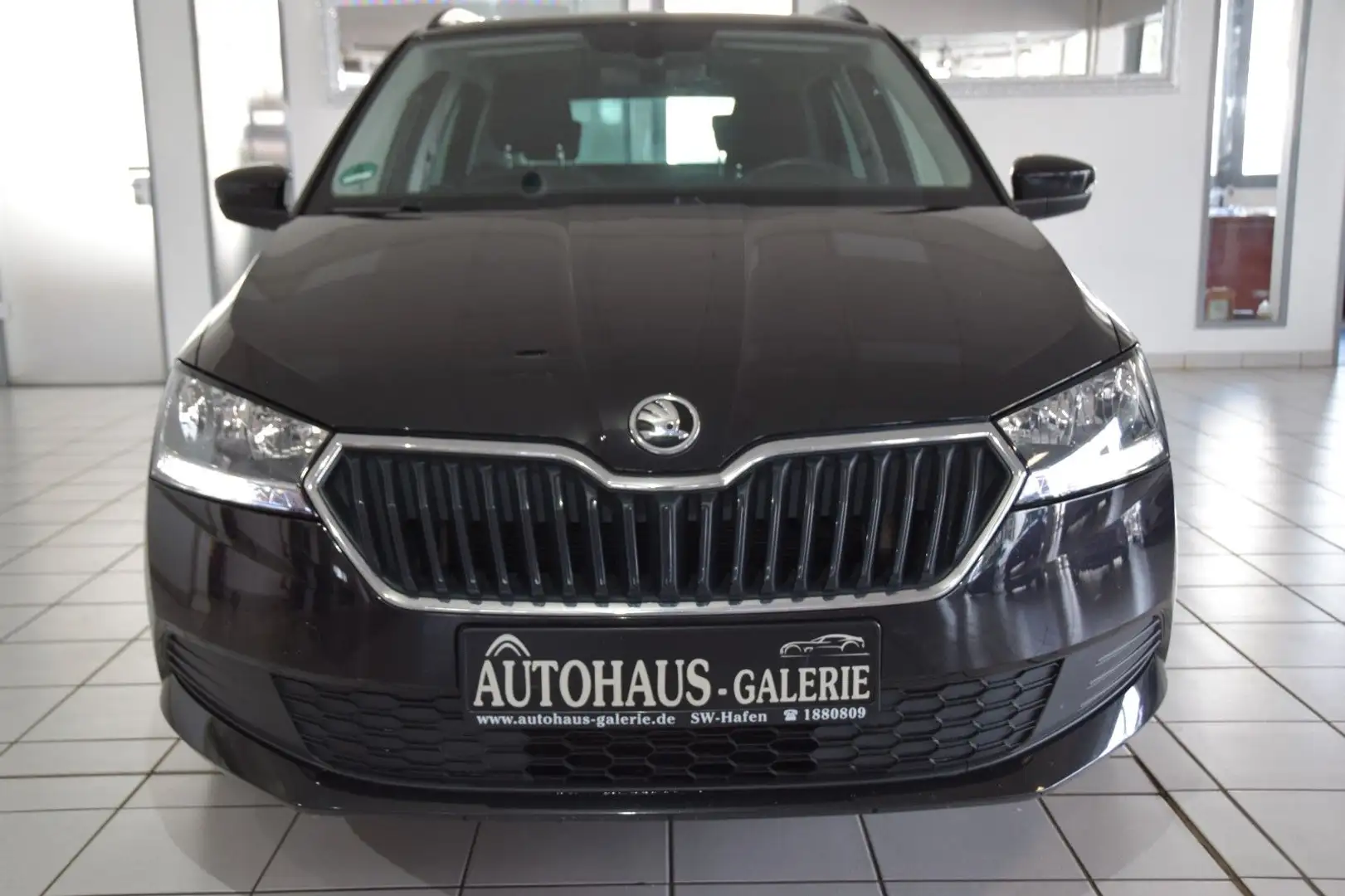 Skoda Fabia Combi Ambition*AHK*PDC*LED*SITZHZ*TEMPOMAT Schwarz - 2