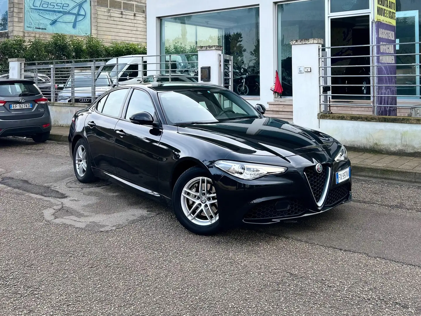 Alfa Romeo Giulia Giulia 2016 2.2 t Business 160cv auto my19 Noir - 1