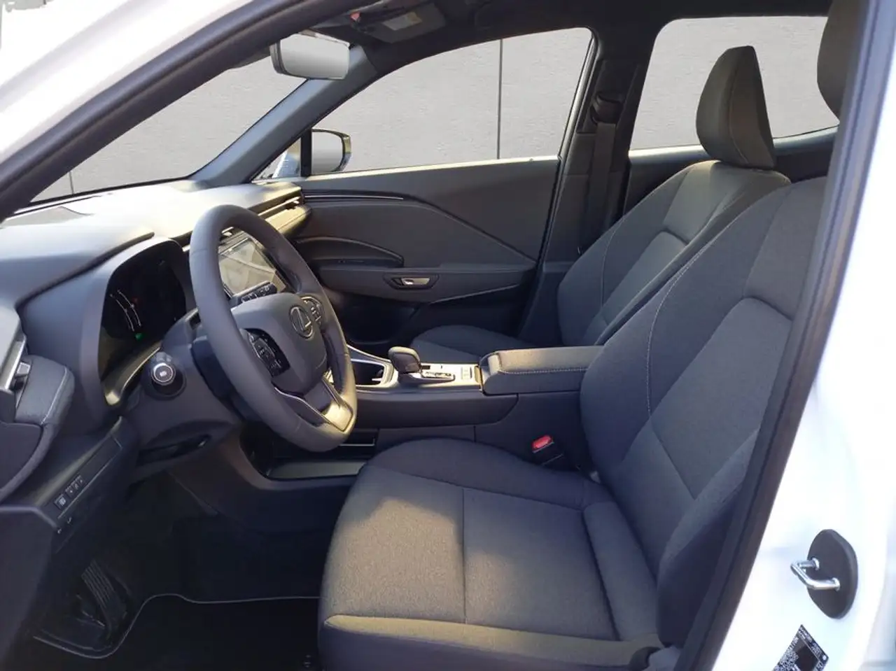 Lexus LBX FWD Komfort Paket Totwinkel-Assist Navi LED 10