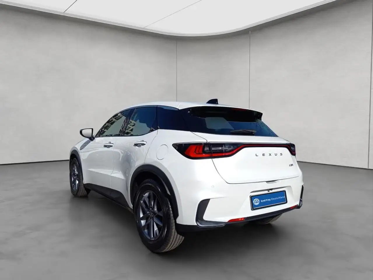 Lexus LBX FWD Komfort Paket Totwinkel-Assist Navi LED 3