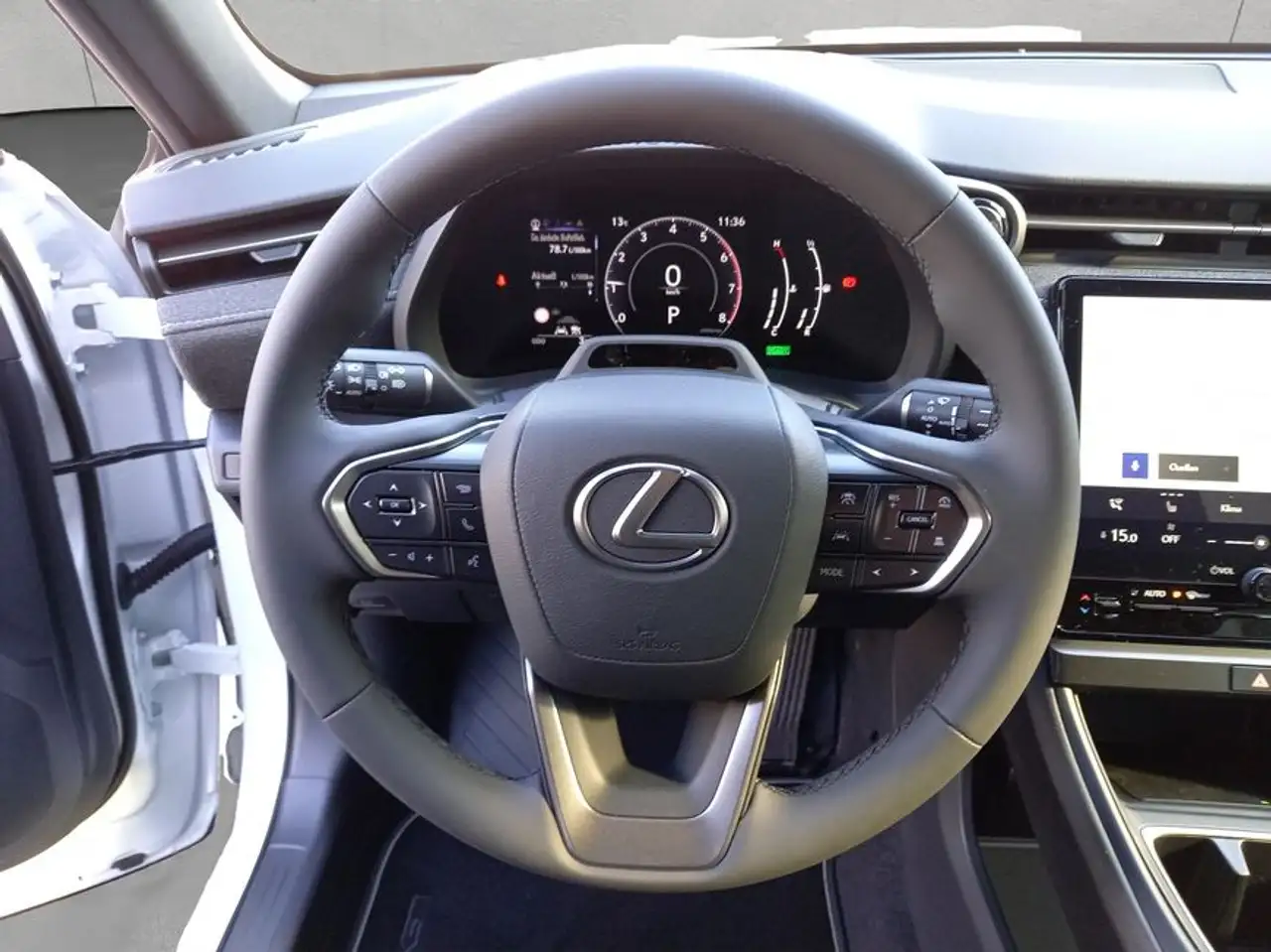 Lexus LBX FWD Komfort Paket Totwinkel-Assist Navi LED 11