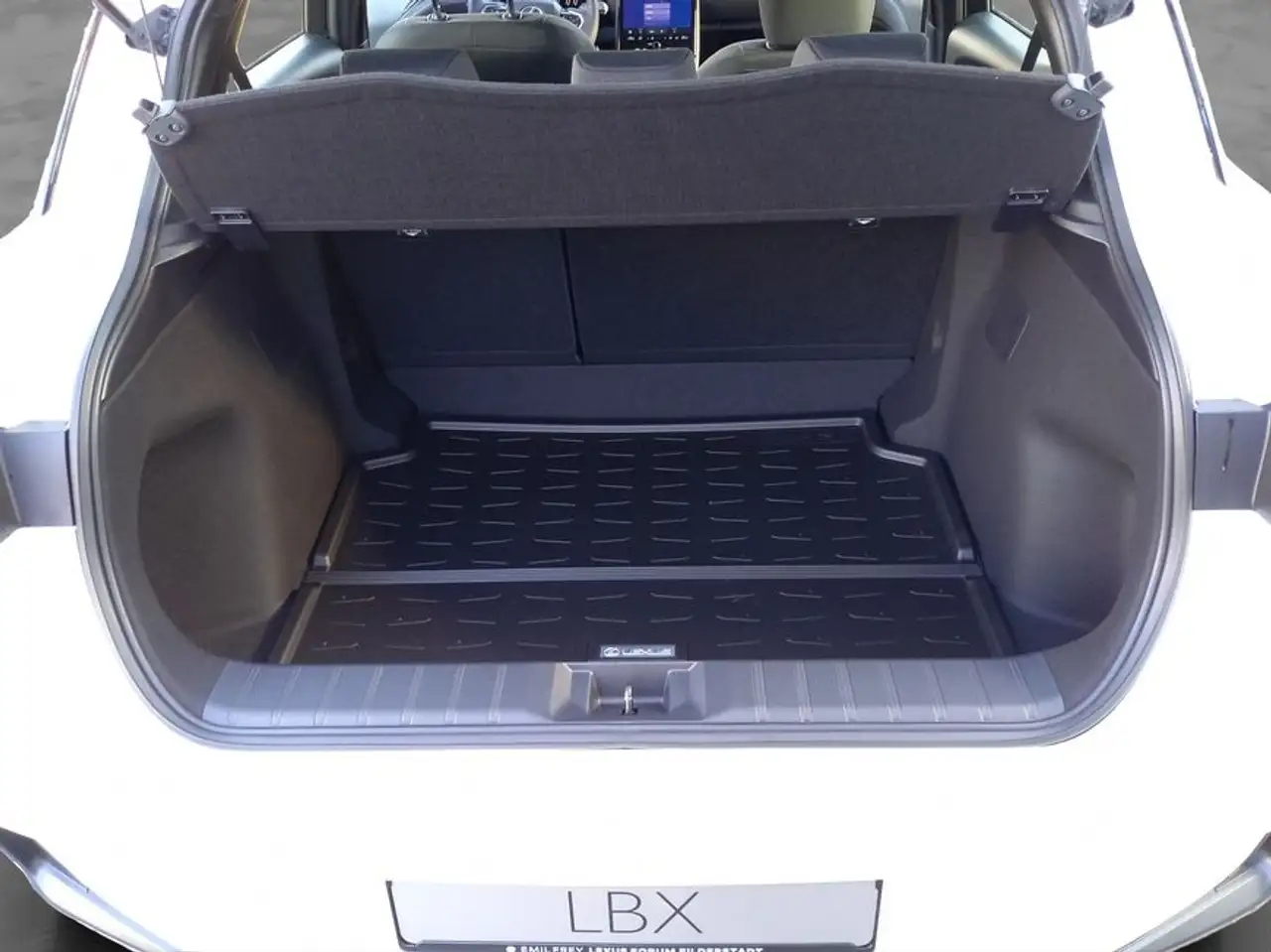 Lexus LBX FWD Komfort Paket Totwinkel-Assist Navi LED 5