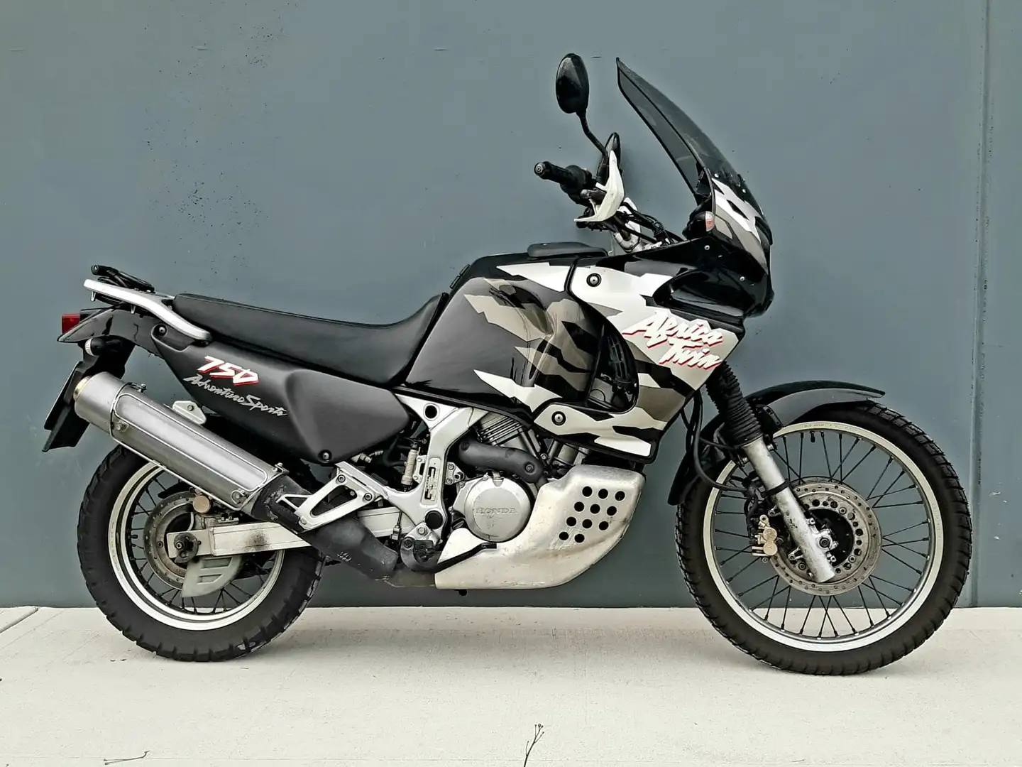 Honda XRV 750 RD07 Černá - 1