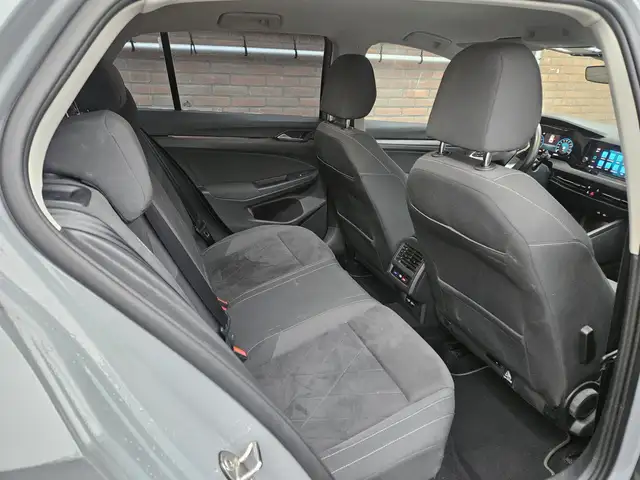 Volkswagen Golf view 26