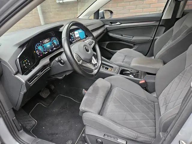 Volkswagen Golf view 5