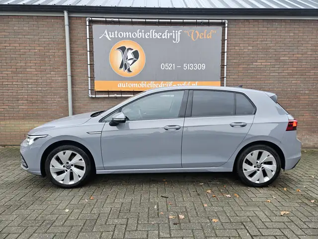 Volkswagen Golf view 3