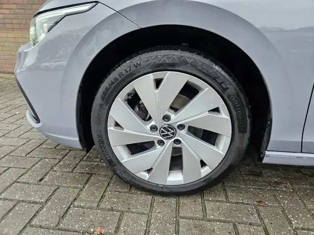 Volkswagen Golf view 4