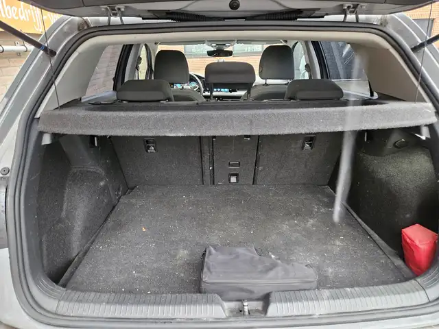 Volkswagen Golf view 23