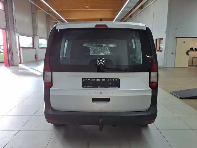 Volkswagen Caddy view 5