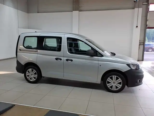 Volkswagen Caddy view 3