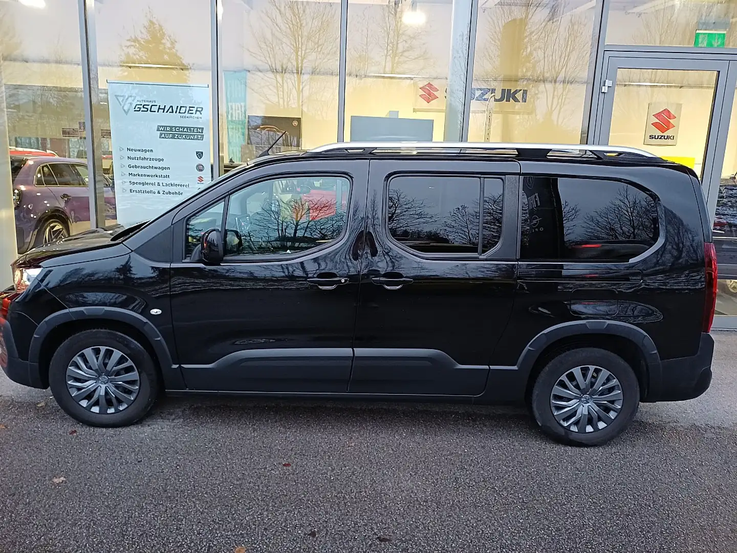 Peugeot Rifter 1,2 PureTech 110 S&S AllureLang Noir - 2