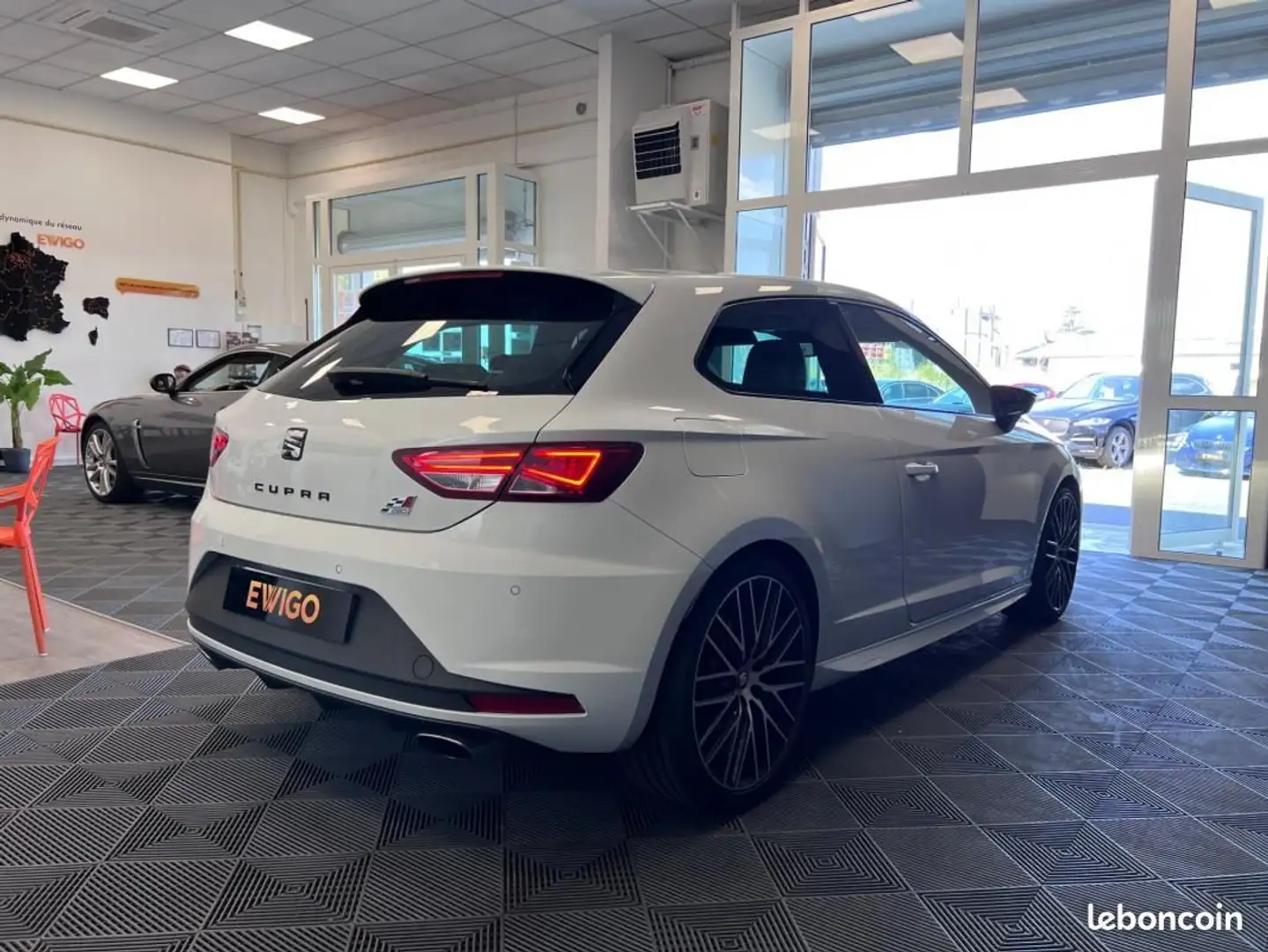 SEAT Leon 2.0 TSI 280ch CUPRA Pack Compétition Ethanol Siège Blanc - 2