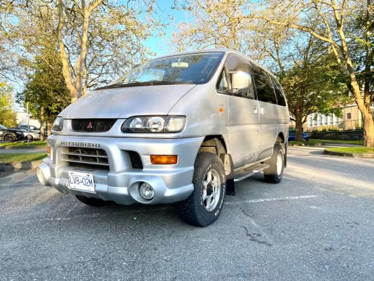Mitsubishi Delica снимка Mitsubishi Delica