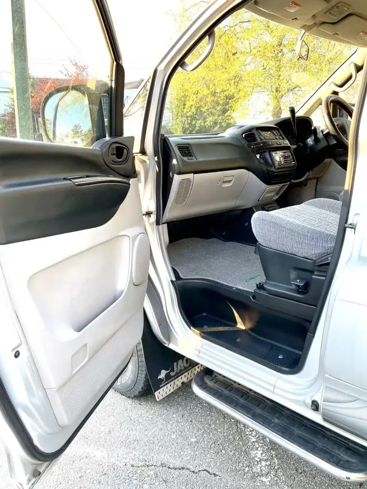 Mitsubishi Delica снимка Mitsubishi Delica