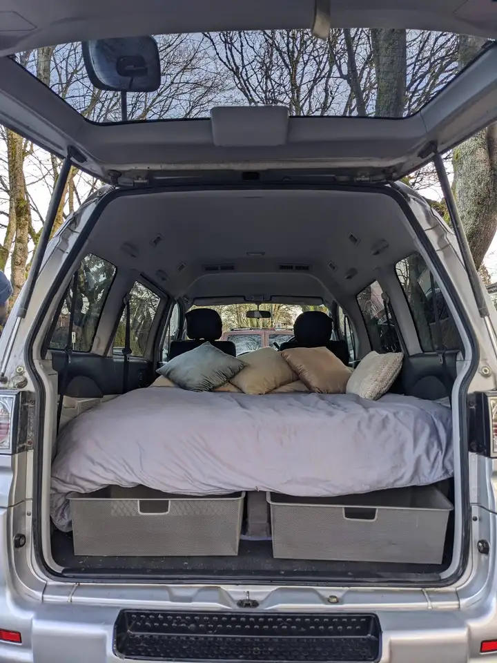 Mitsubishi Delica снимка Mitsubishi Delica