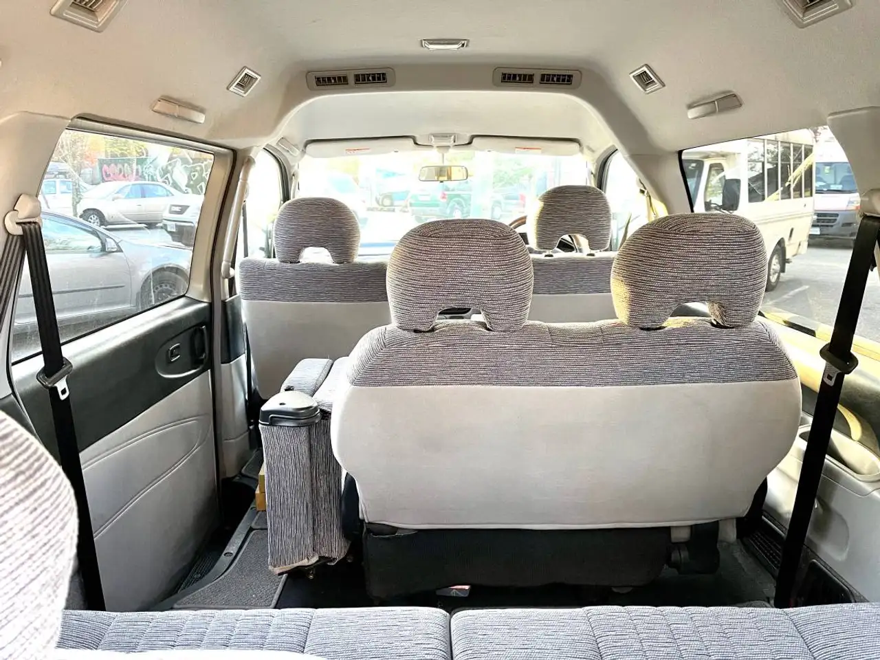 Mitsubishi Delica снимка Mitsubishi Delica
