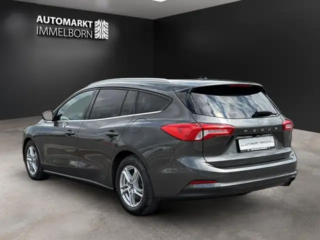 Ford Focus view 6