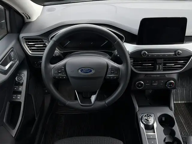 Ford Focus view 13
