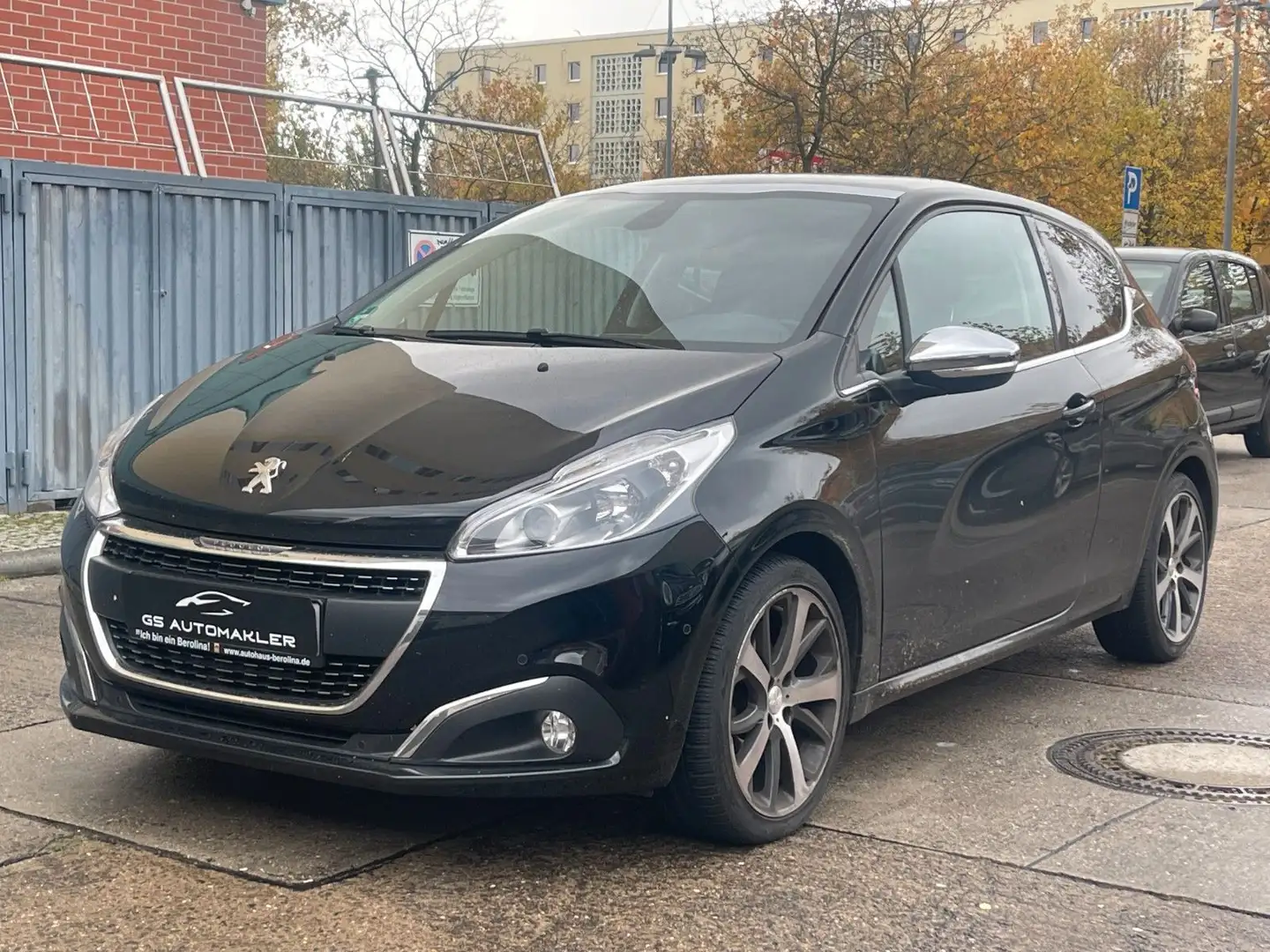 Peugeot 208 Allure PDC R-Kamera Klima Pano Noir - 2
