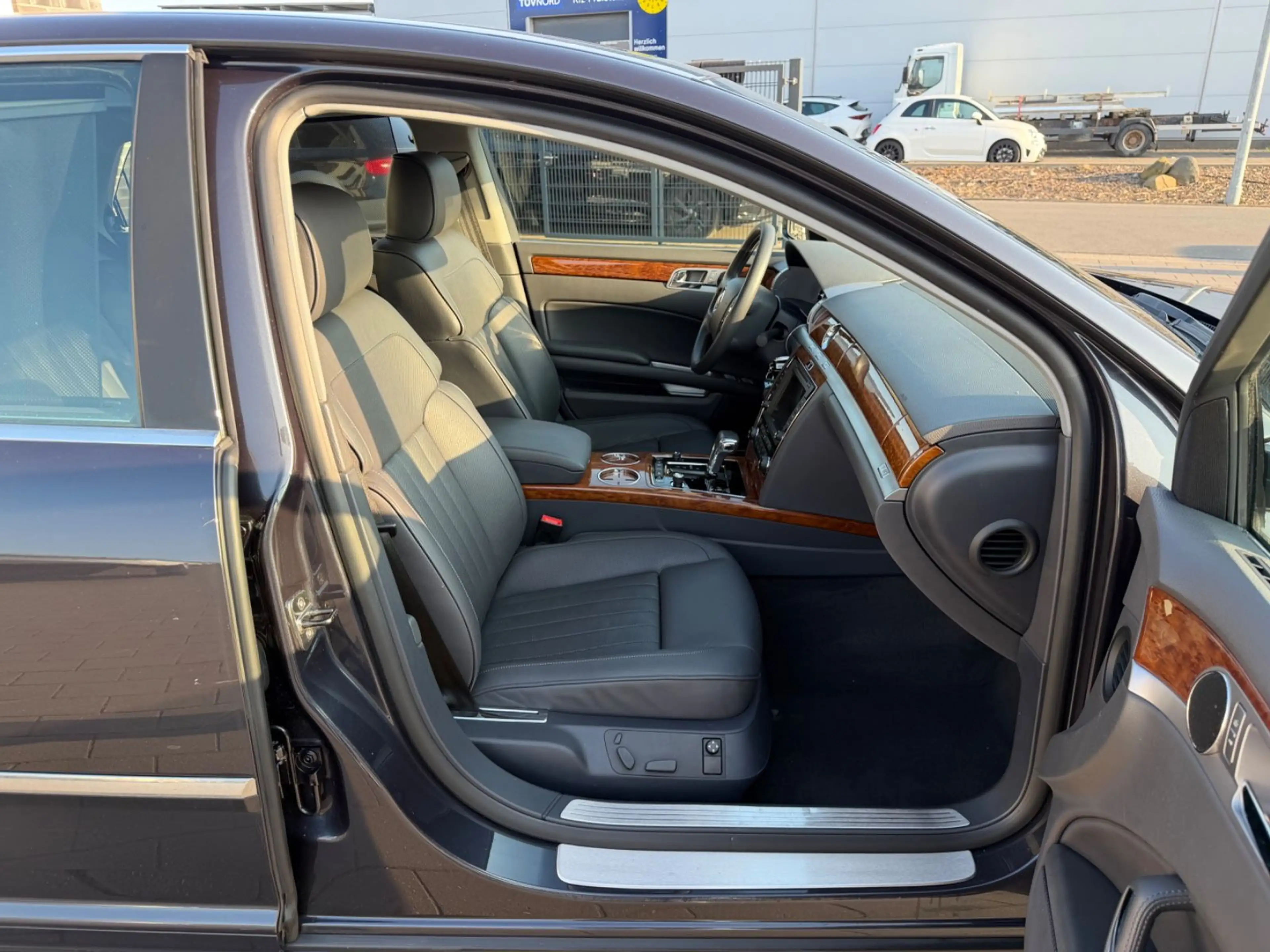 Volkswagen Phaeton V6 TDI 4Motion*KAMERA*NAVI*LEDER*2.HAND* — photo 12
