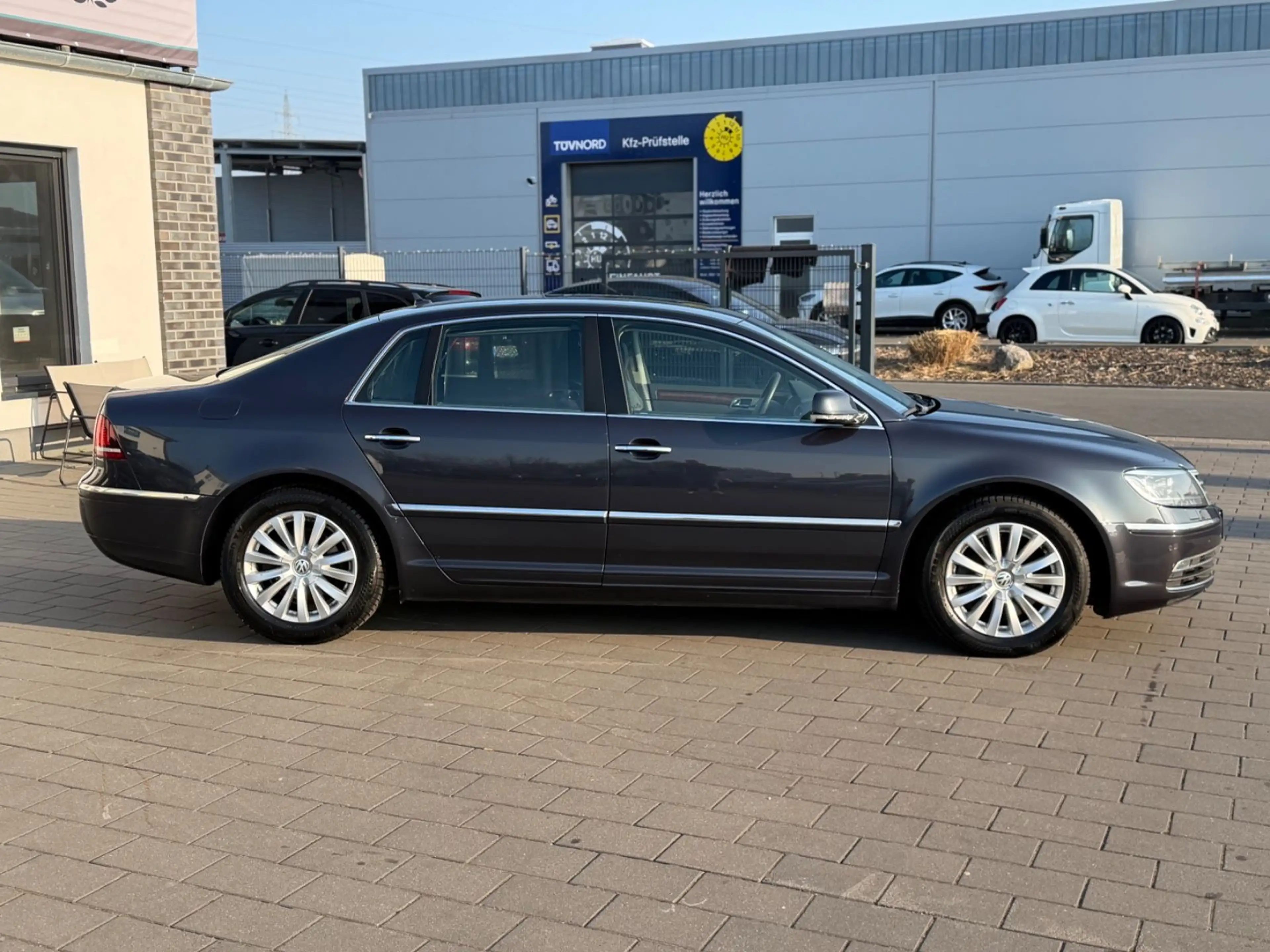 Volkswagen Phaeton V6 TDI 4Motion*KAMERA*NAVI*LEDER*2.HAND* — photo 9