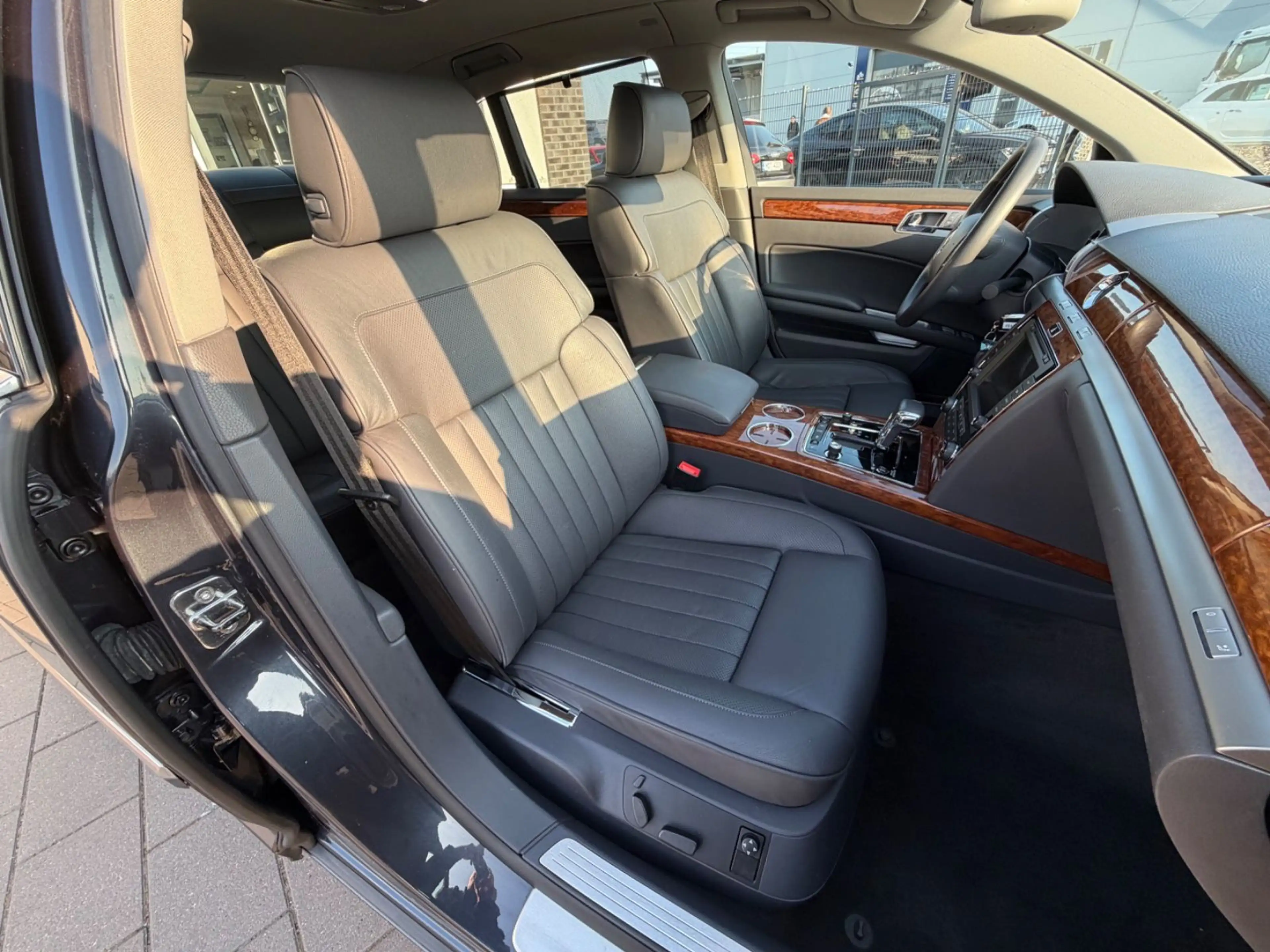 Volkswagen Phaeton V6 TDI 4Motion*KAMERA*NAVI*LEDER*2.HAND* — photo 13