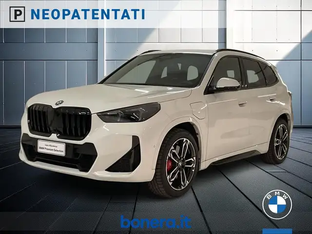 BMW X1 main image