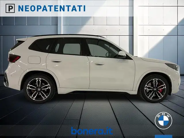 BMW X1 view 5