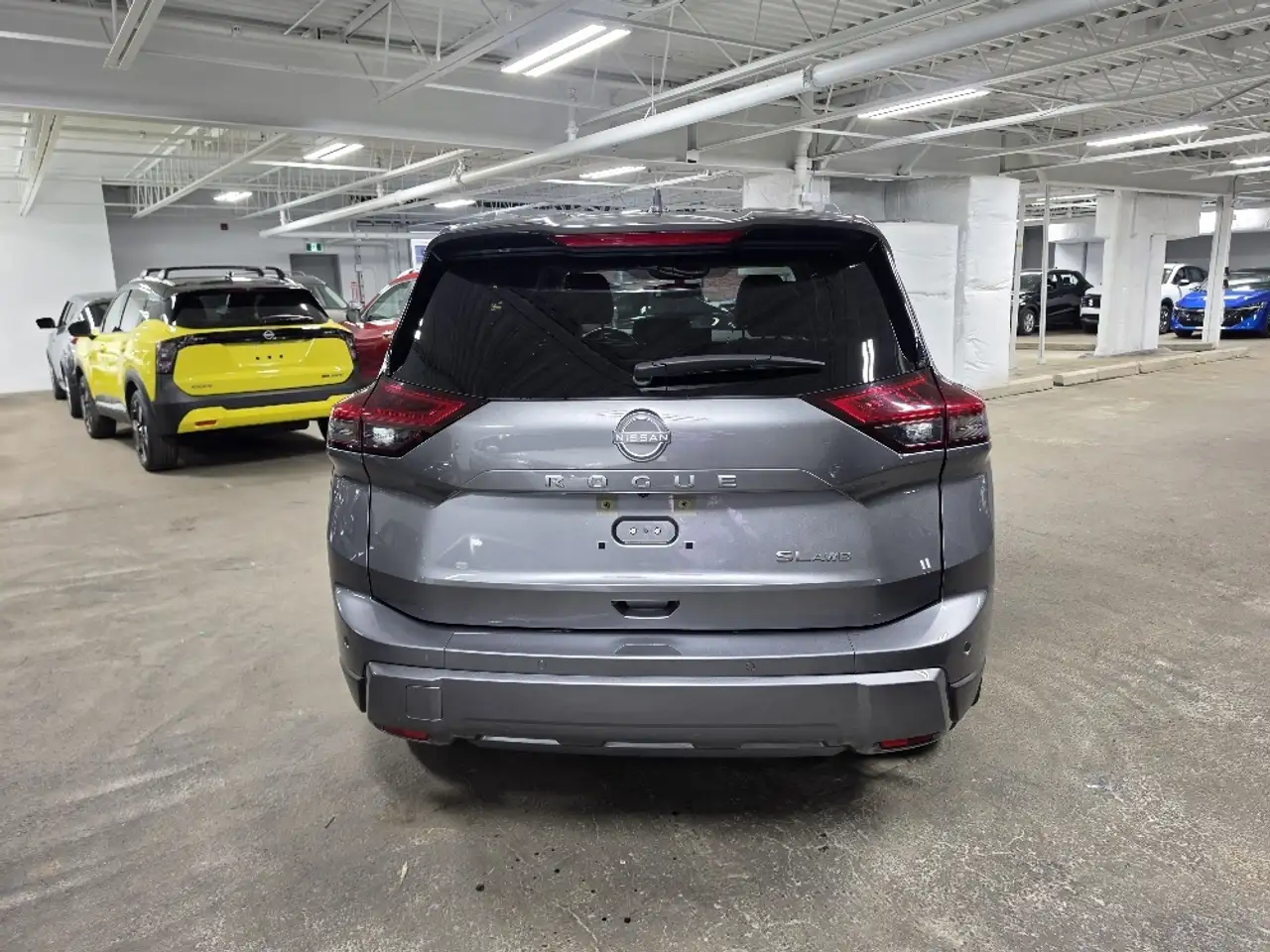 Nissan Rogue снимка Nissan Rogue