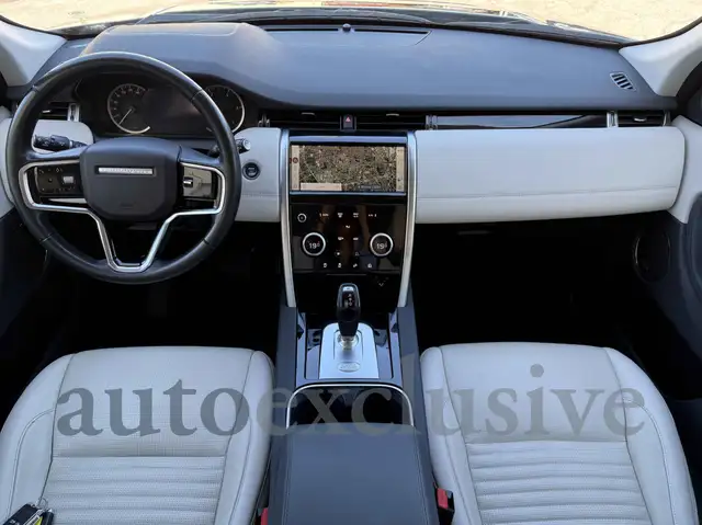 Land Rover Discovery Sport view 6