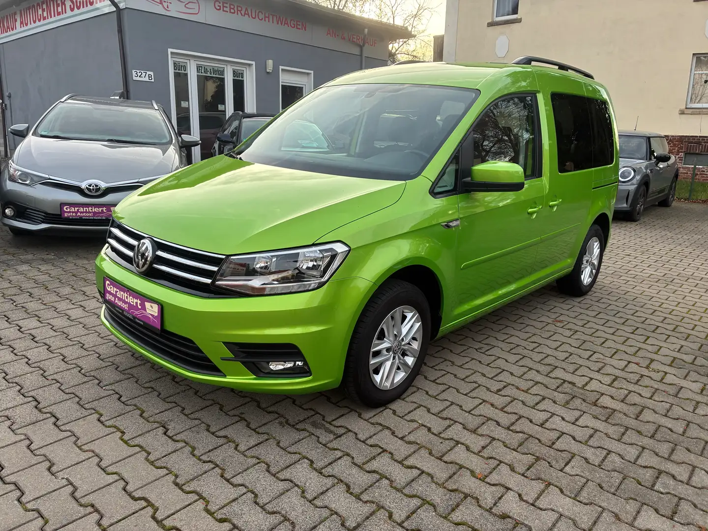 Volkswagen Caddy Comfortline BMT Grün - 1