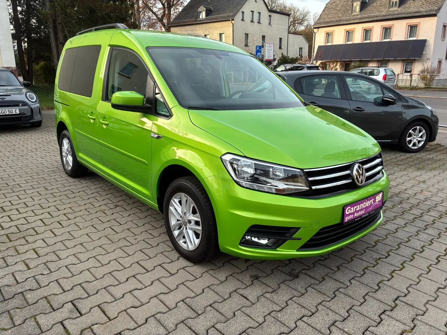 Volkswagen Caddy Comfortline BMT Grün - 2