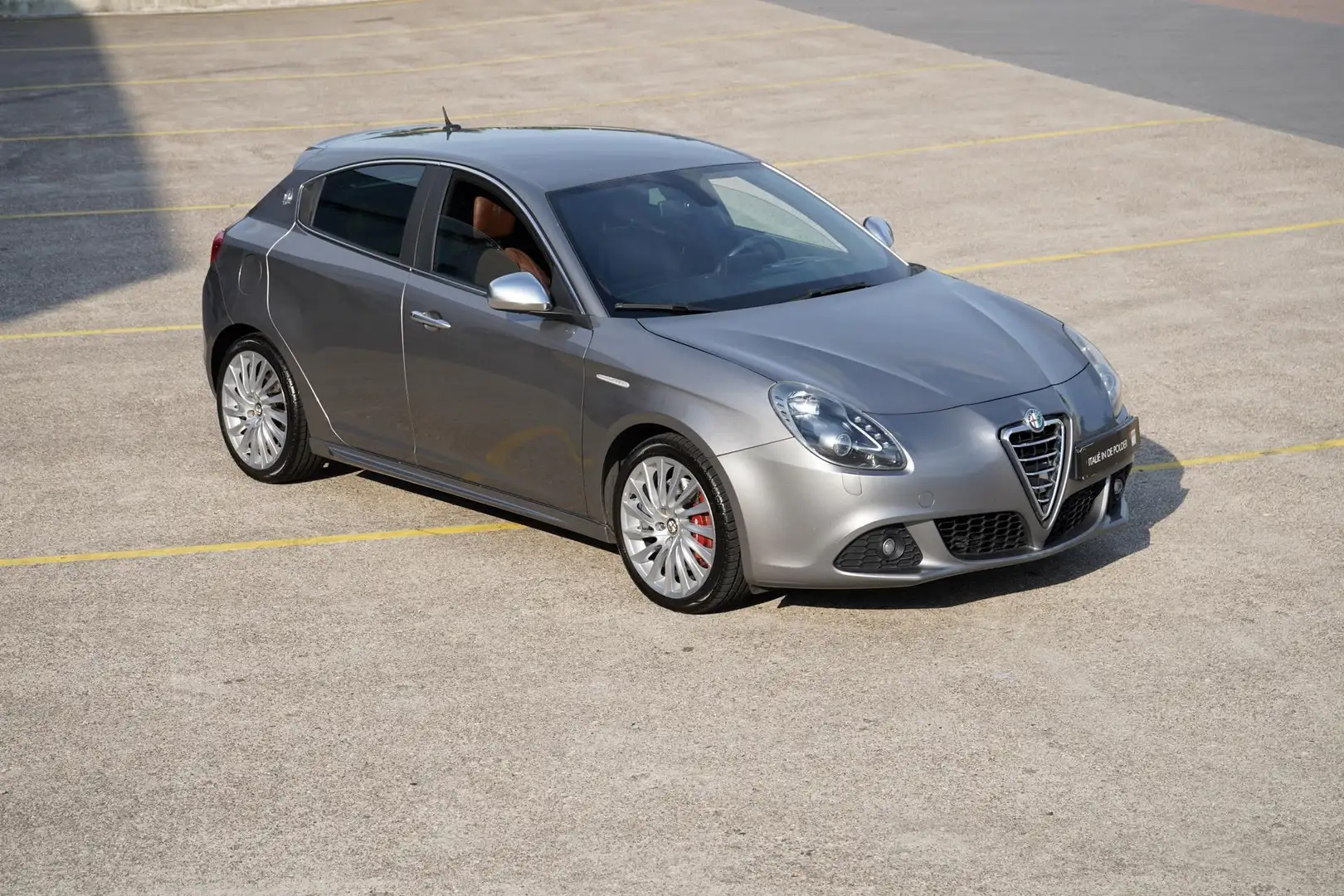 Alfa Romeo Giulietta 1.7 TBi Quadrifoglio Verde Maserati Edition Grijs - 2