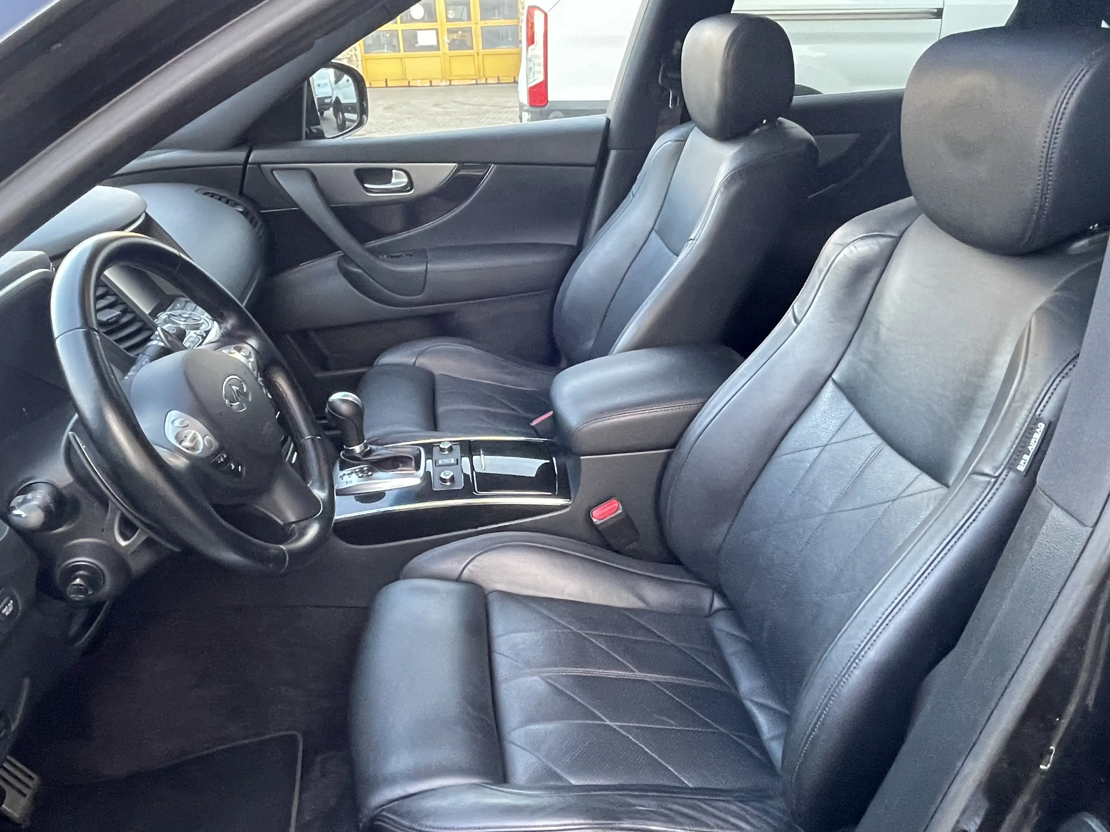 Infiniti QX70 S 3.0 D GT AWD SUV 2.H Voll S-Heft Top Gepflegt — photo 13