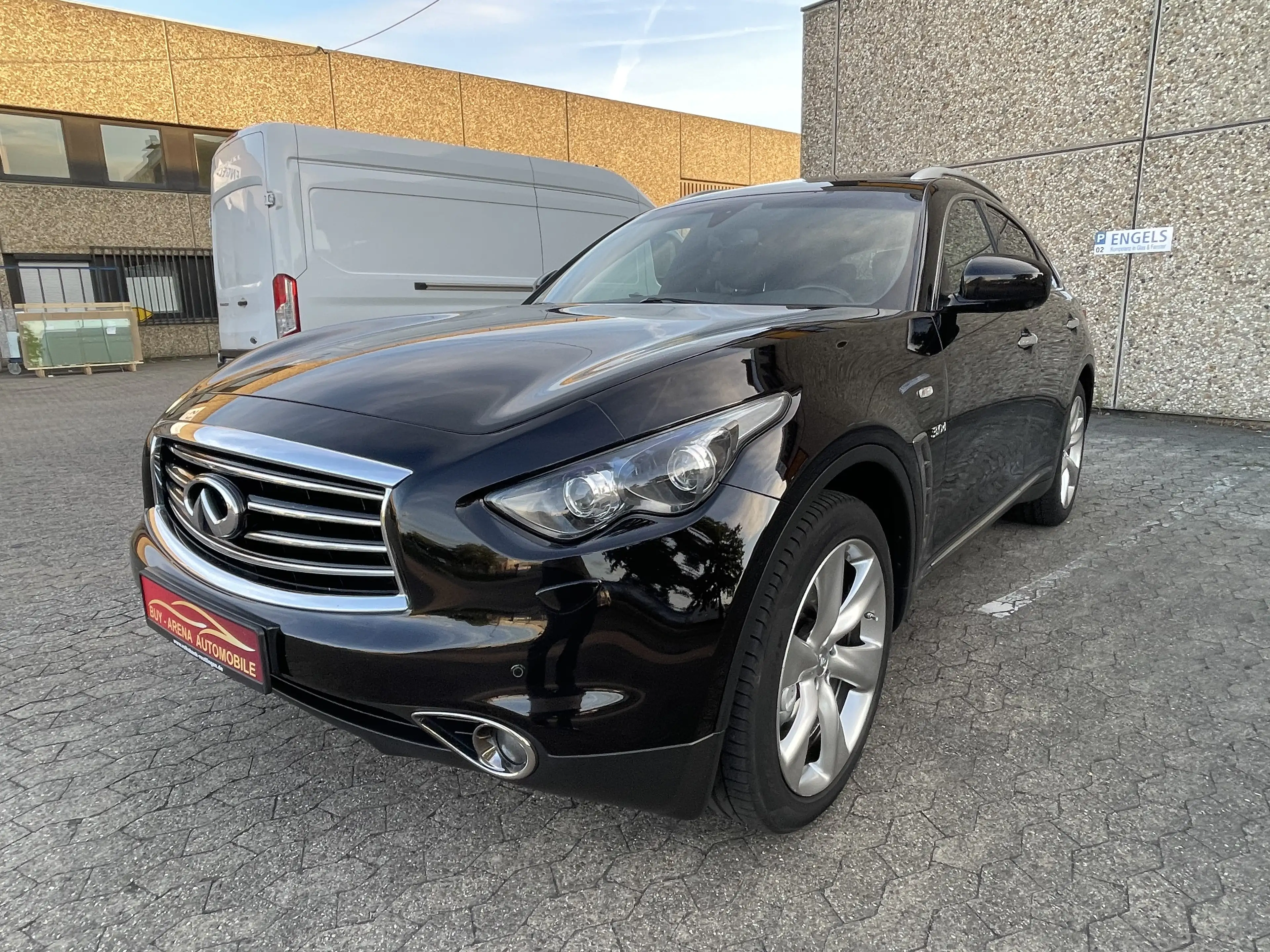 Infiniti QX70 S 3.0 D GT AWD SUV 2.H Voll S-Heft Top Gepflegt — photo 3