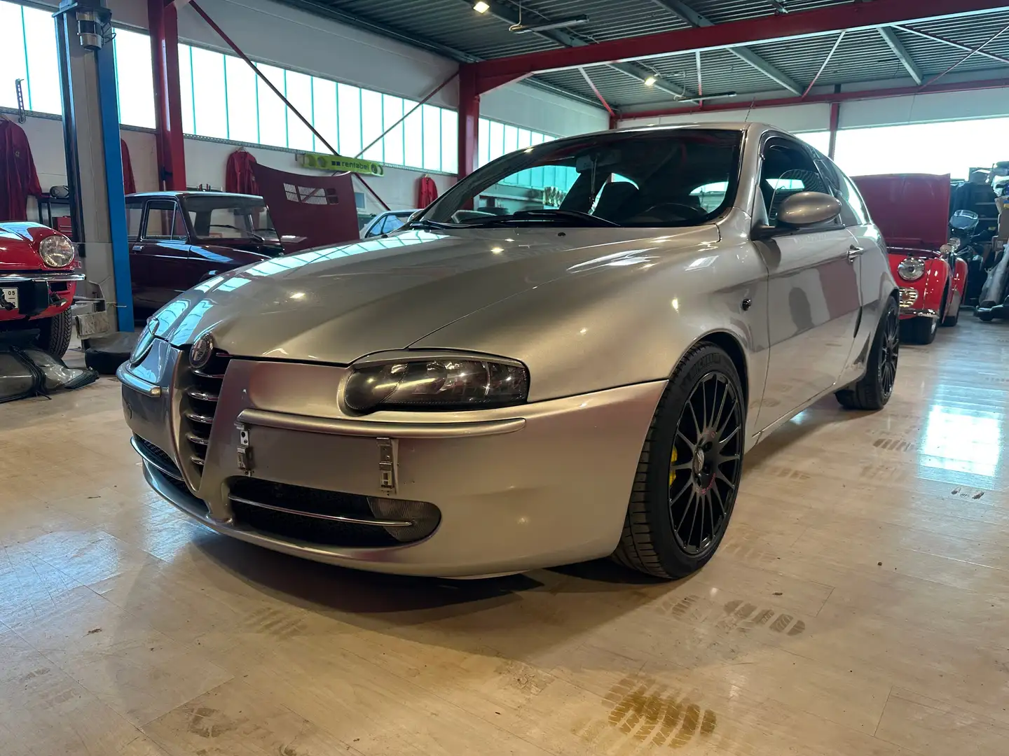 Alfa Romeo 147 Alfa Romeo 147 2.0 TS 16 V Cup Replica Сірий - 2