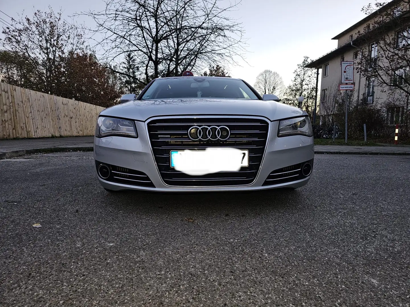 Audi A8 4.2 TDI quattro Grau - 1