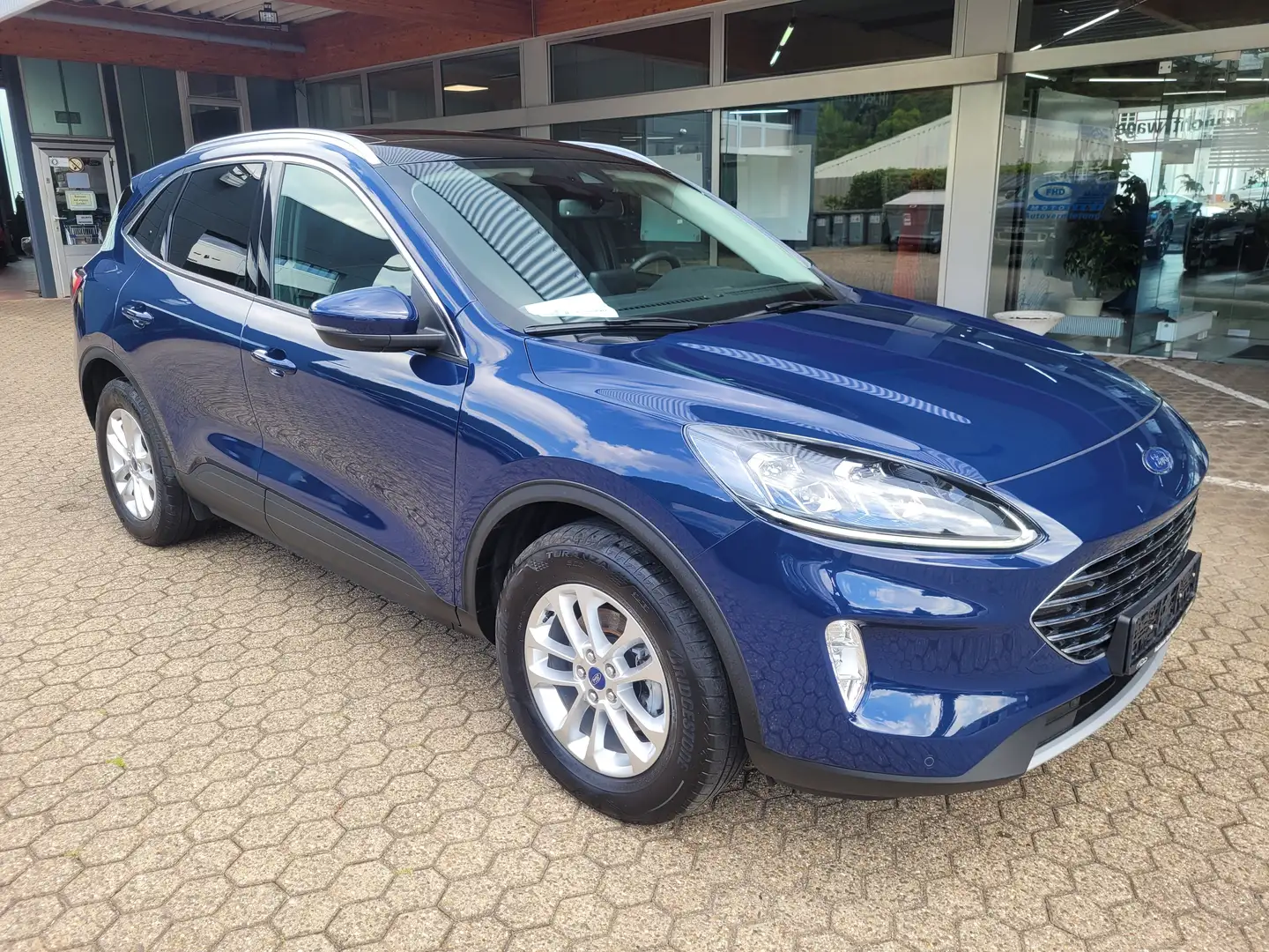 Ford Kuga Plug-In Hybrid Titanium X Blau - 1