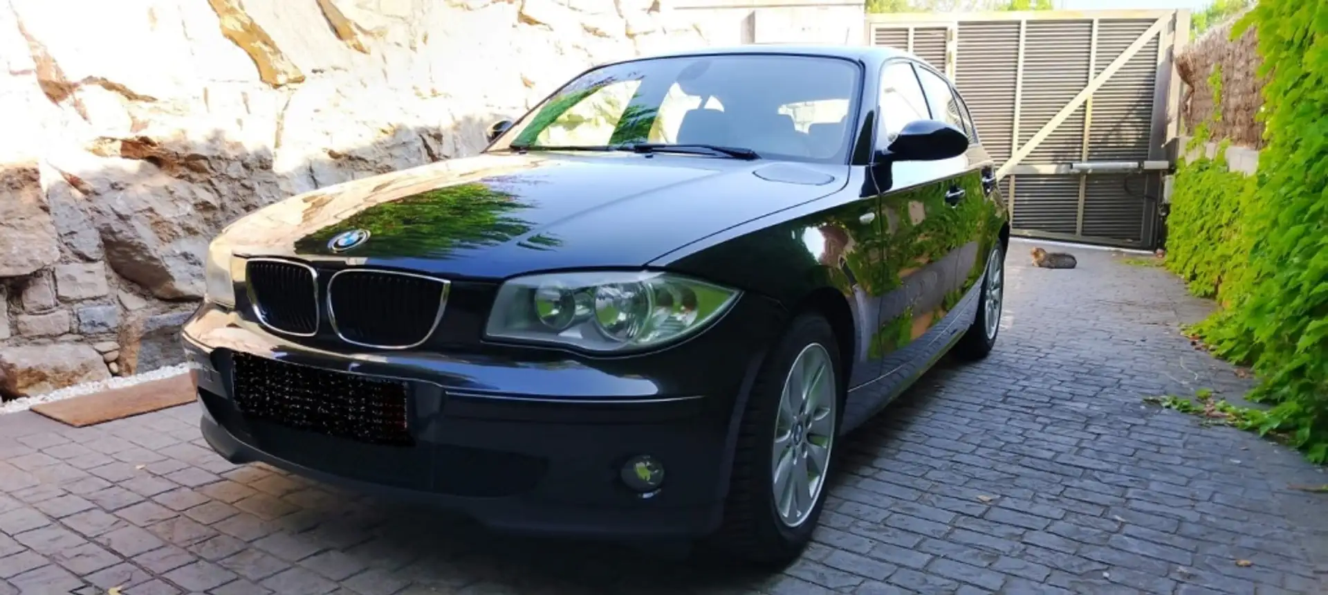 BMW BMW Serie 1 Pequeño  Manual de 5 Puertas Negru - 1