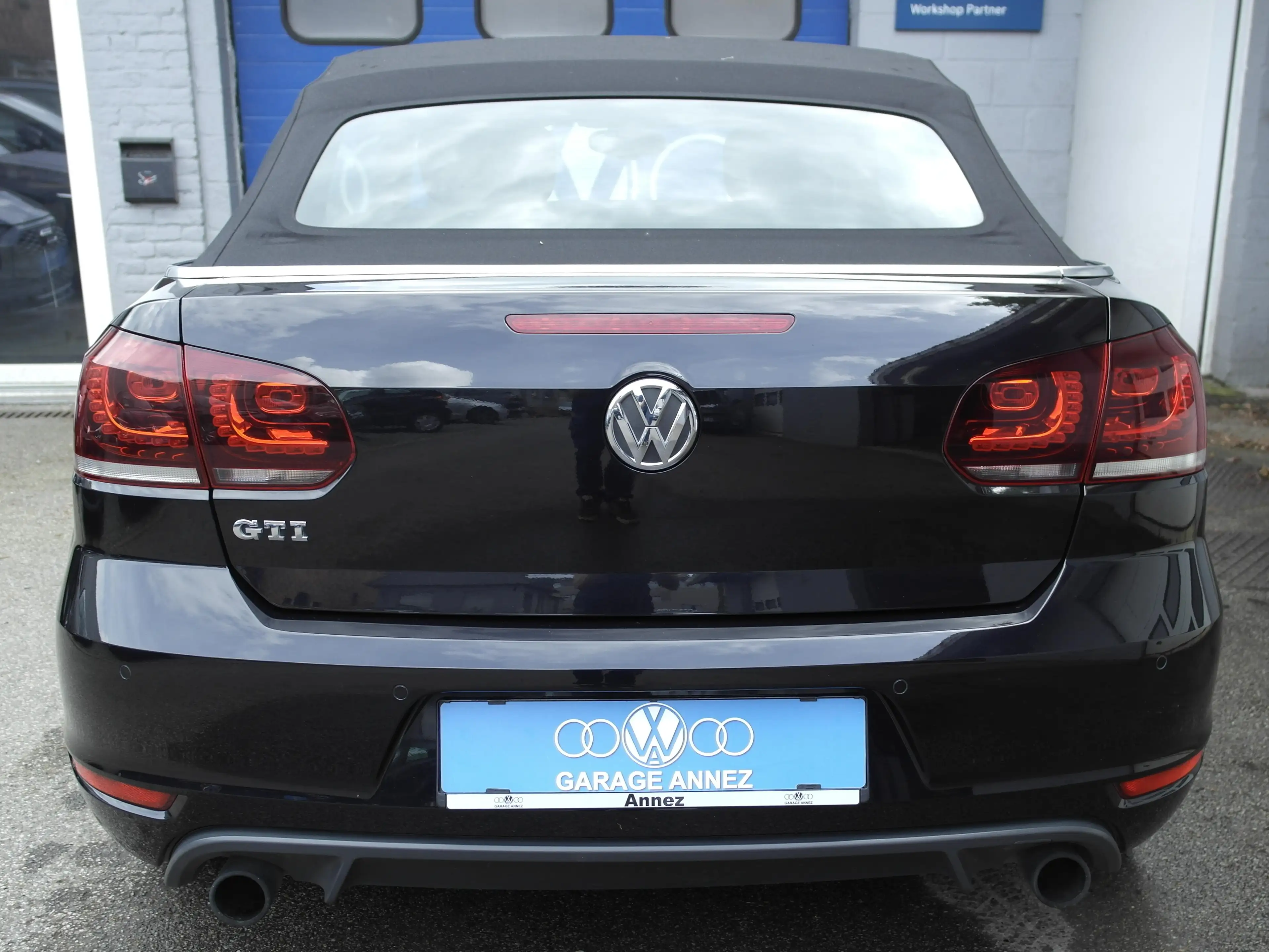 Volkswagen Golf Cabriolet Golf GTI Cabriolet 2.0 TSI DSG — photo 12