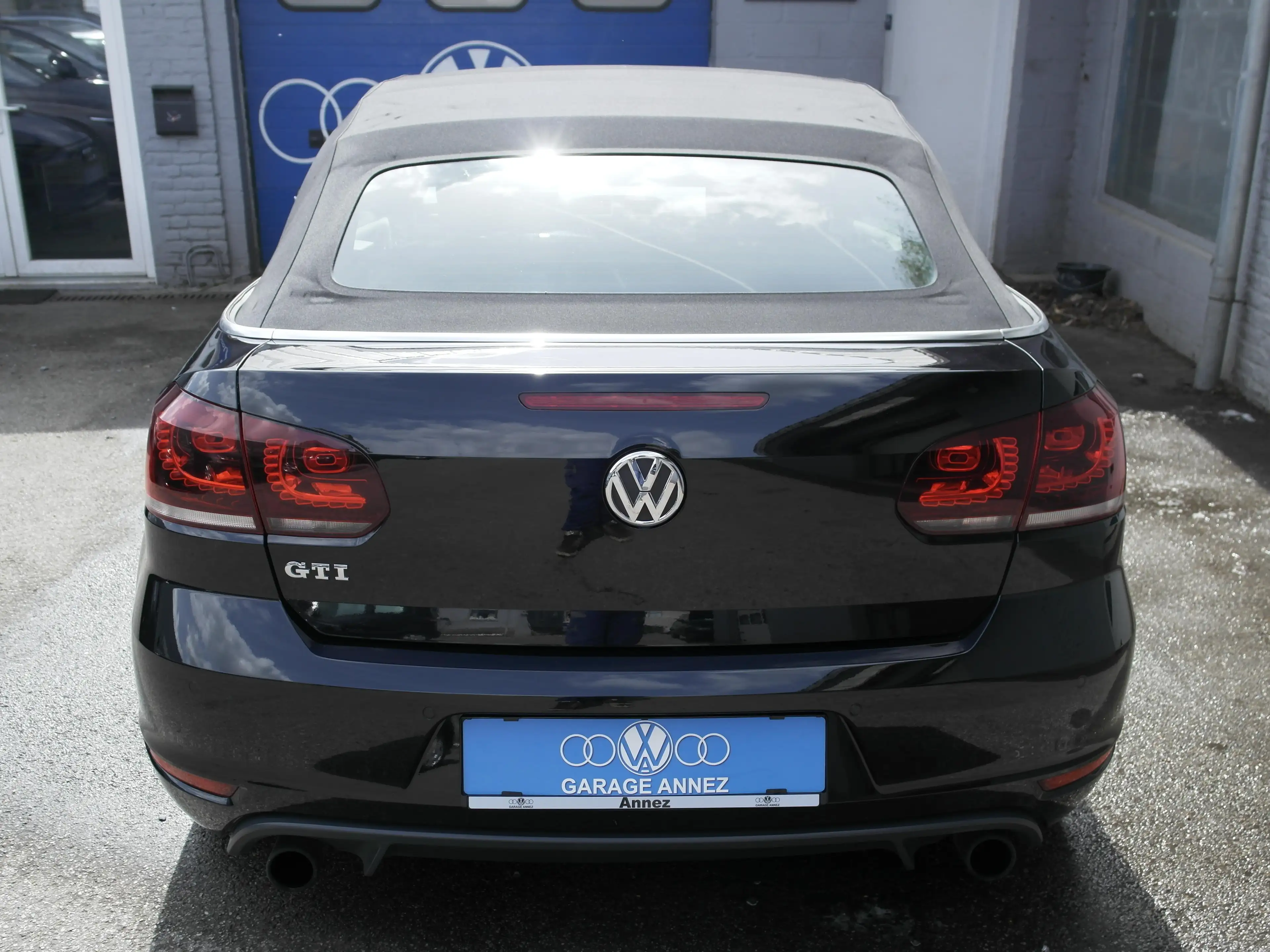 Volkswagen Golf Cabriolet Golf GTI Cabriolet 2.0 TSI DSG — photo 3