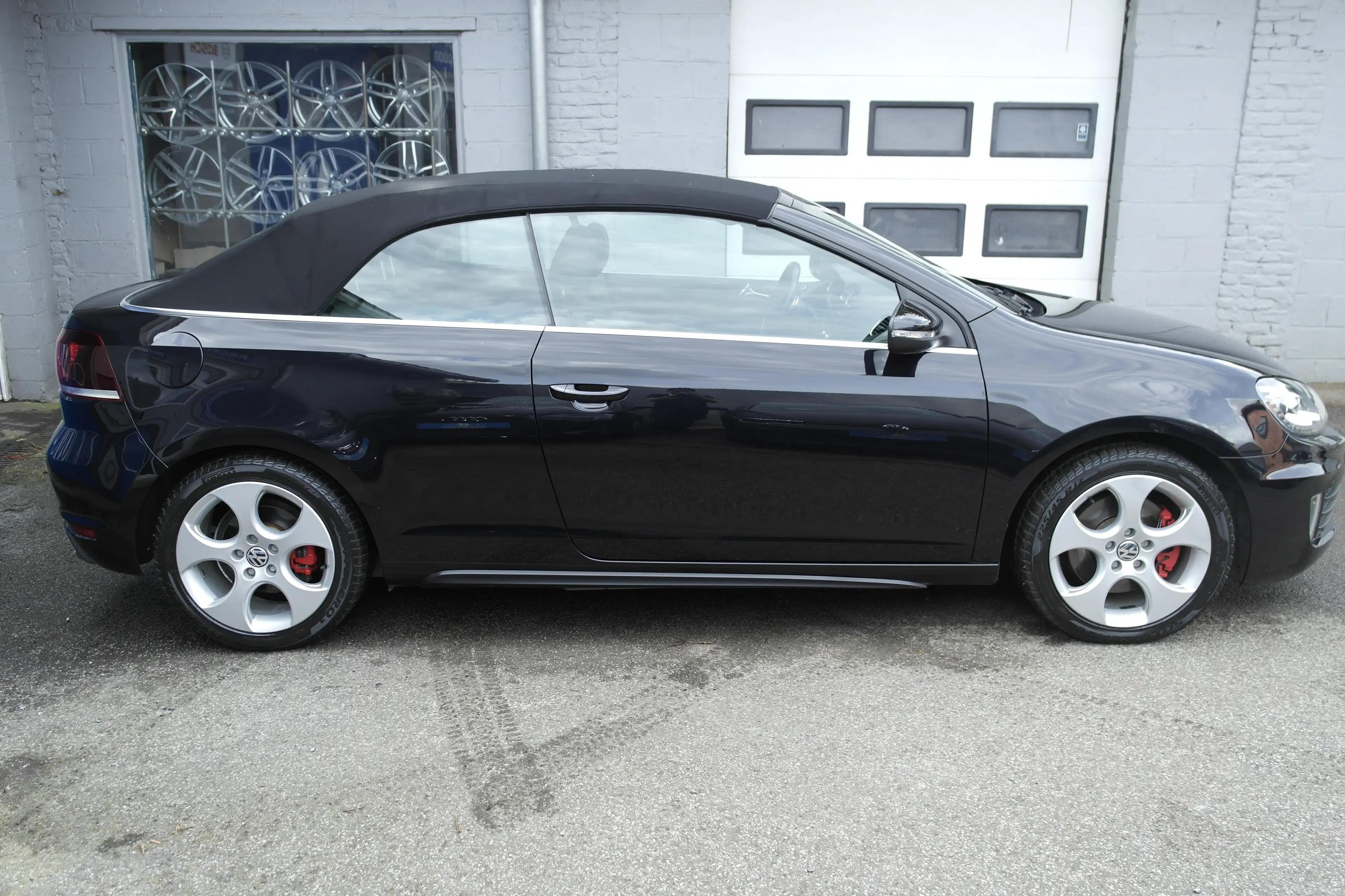 Volkswagen Golf Cabriolet Golf GTI Cabriolet 2.0 TSI DSG — photo 15