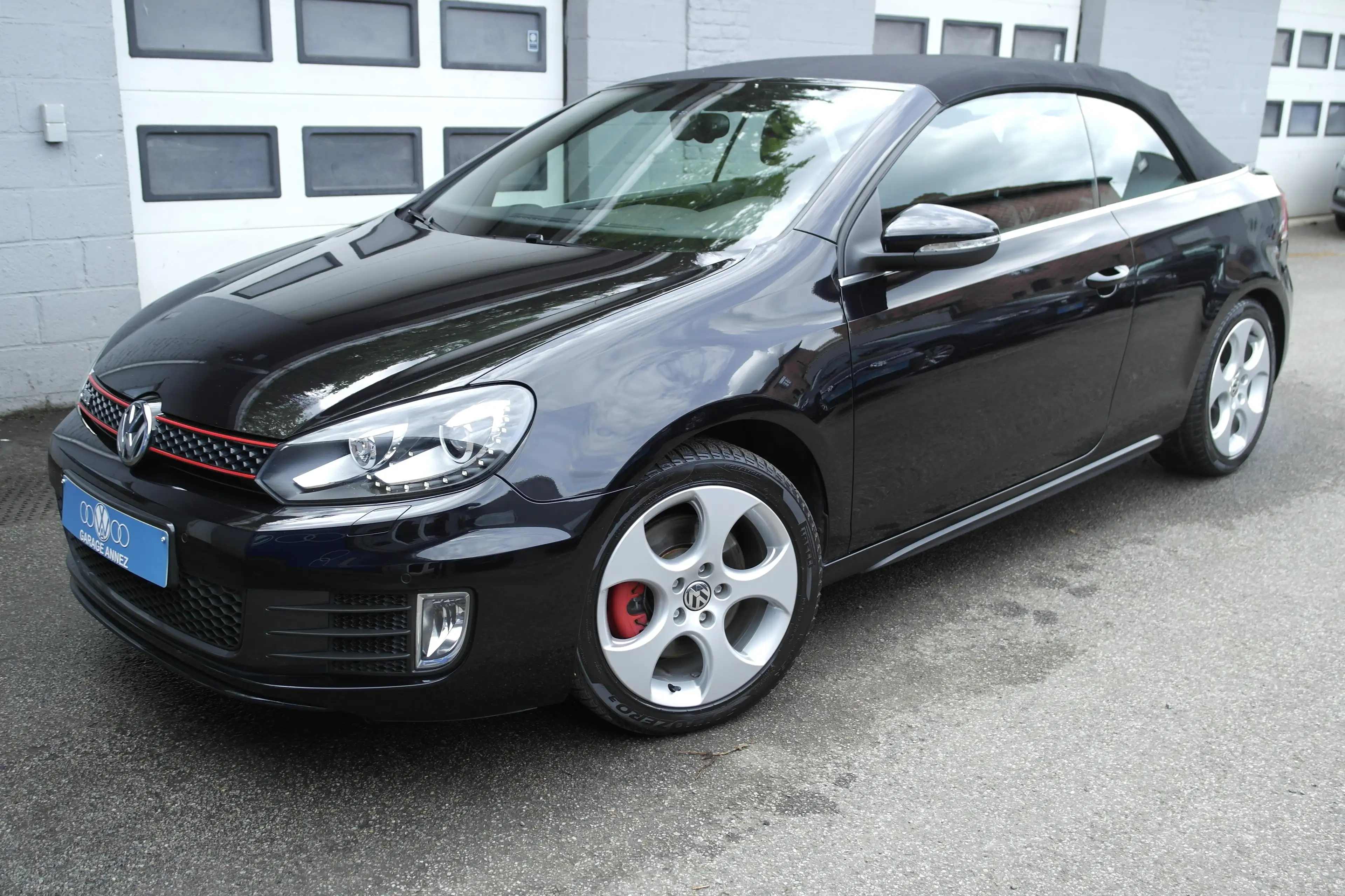Volkswagen Golf Cabriolet Golf GTI Cabriolet 2.0 TSI DSG — photo 9