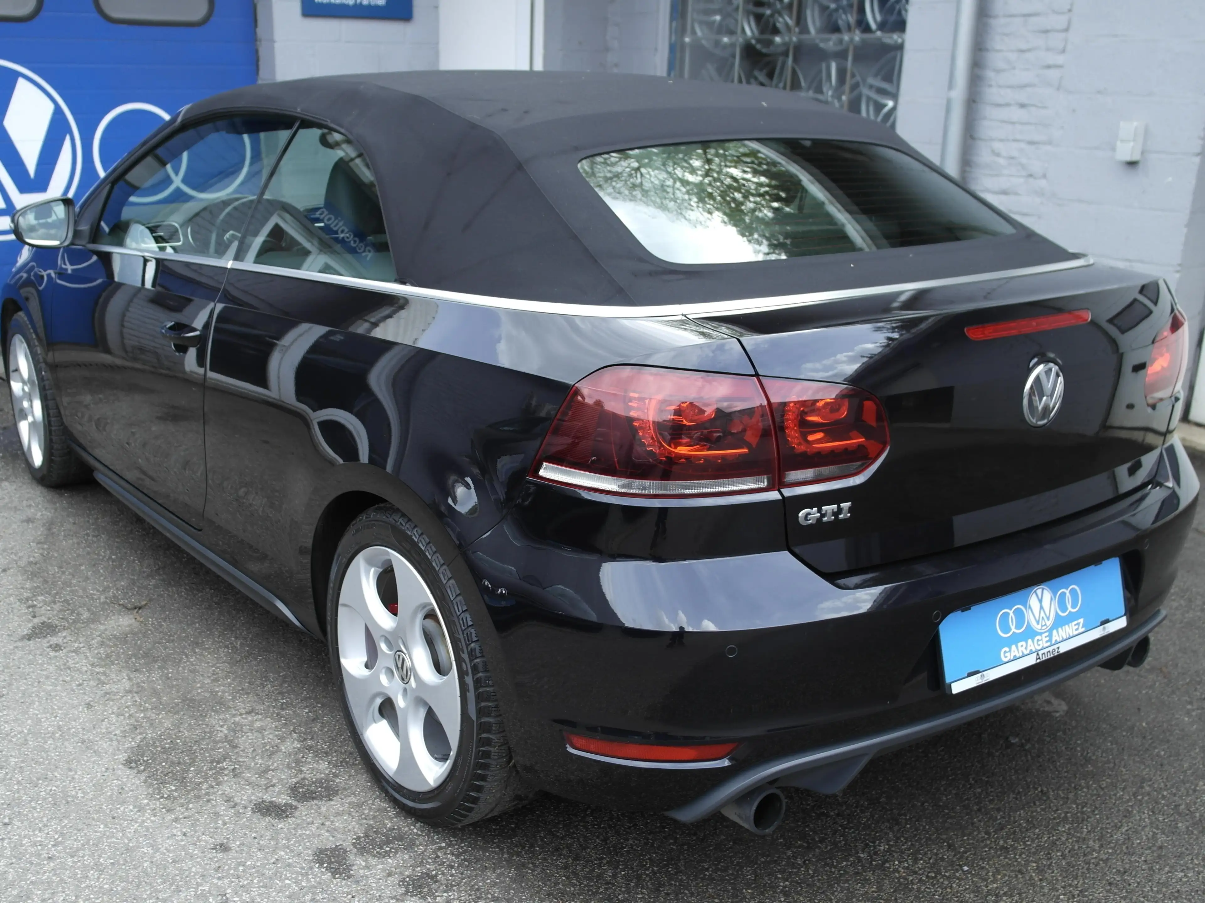 Volkswagen Golf Cabriolet Golf GTI Cabriolet 2.0 TSI DSG — photo 10