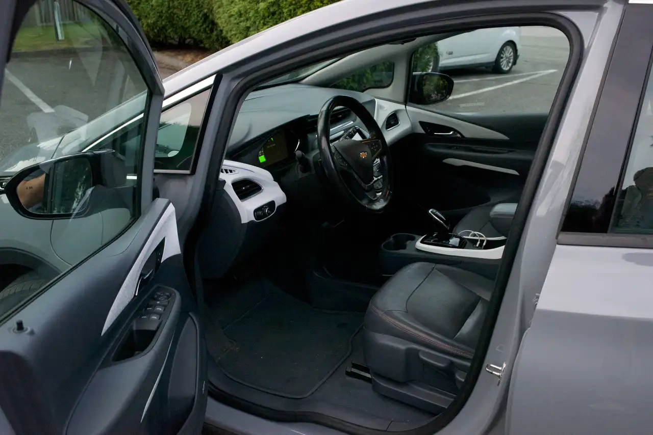 Chevrolet Bolt photo Chevrolet Bolt