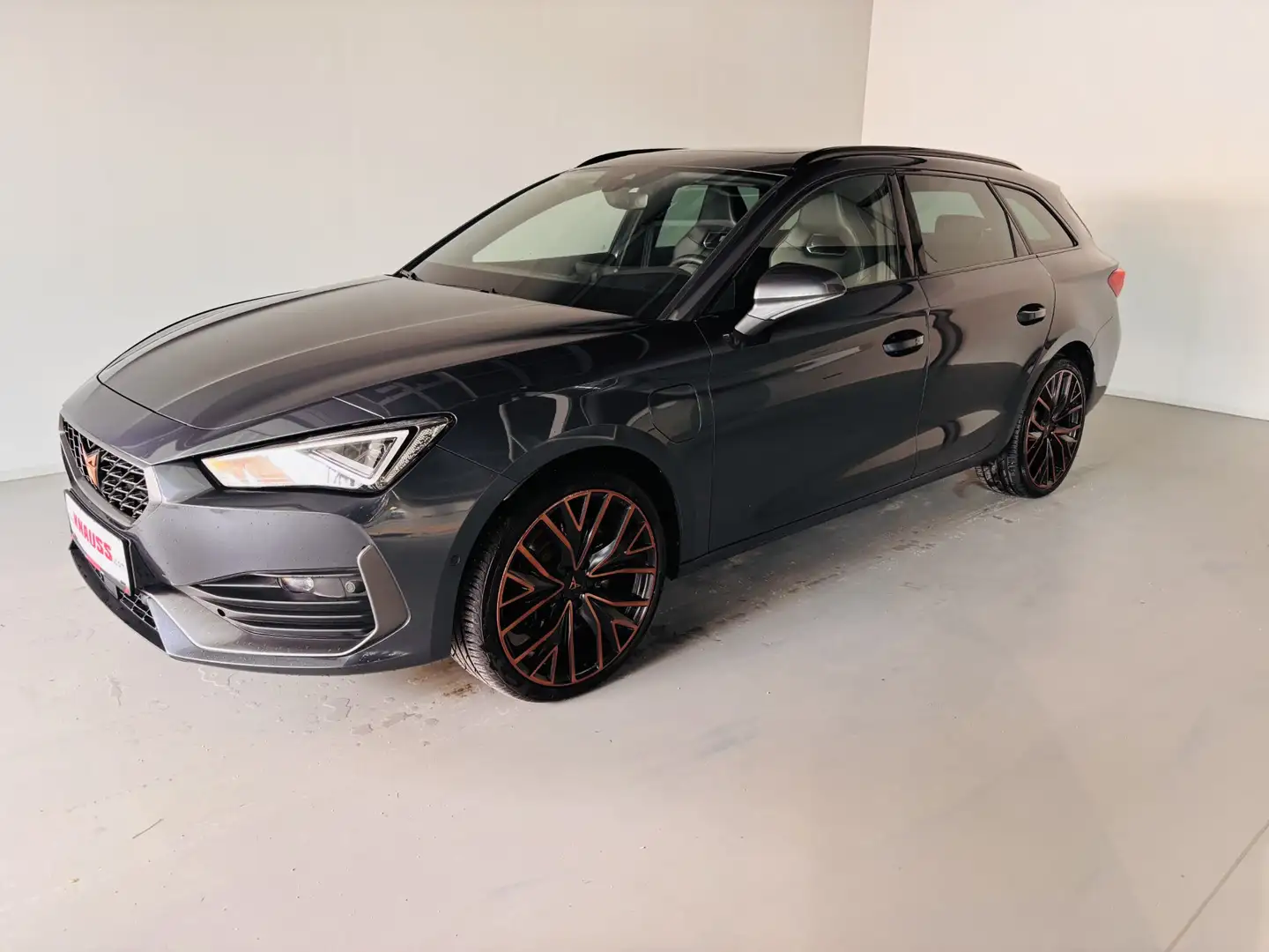 CUPRA Leon Leon SP Kombi VZ 1,4 TSI eHybr Schwarz - 2
